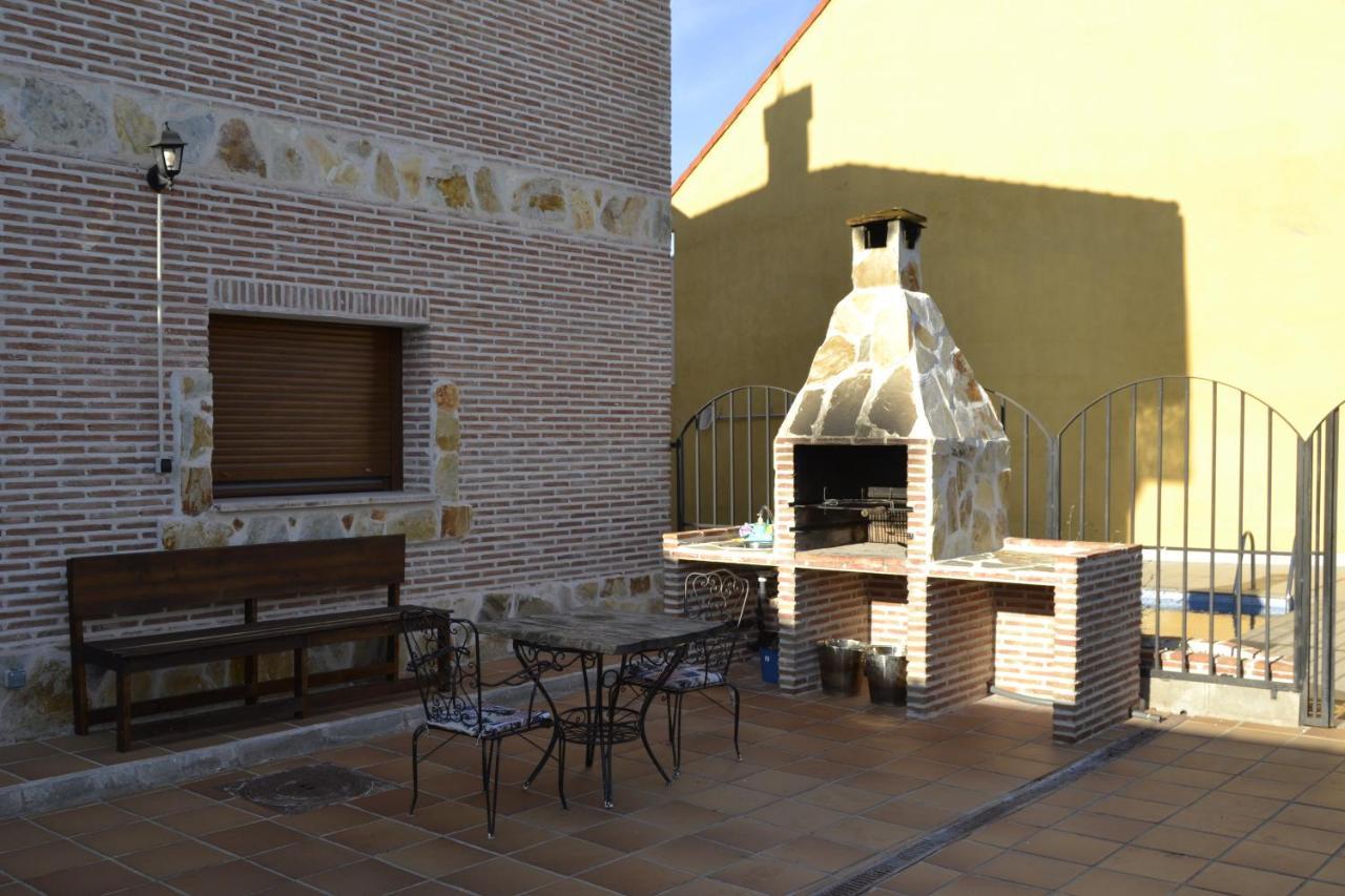 Apartamentos "Casa Rural De Aldea" Aldea del Fresno Exterior foto