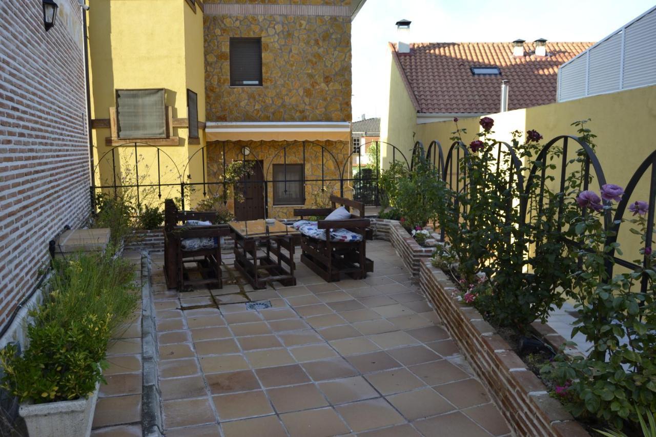 Apartamentos "Casa Rural De Aldea" Aldea del Fresno Exterior foto