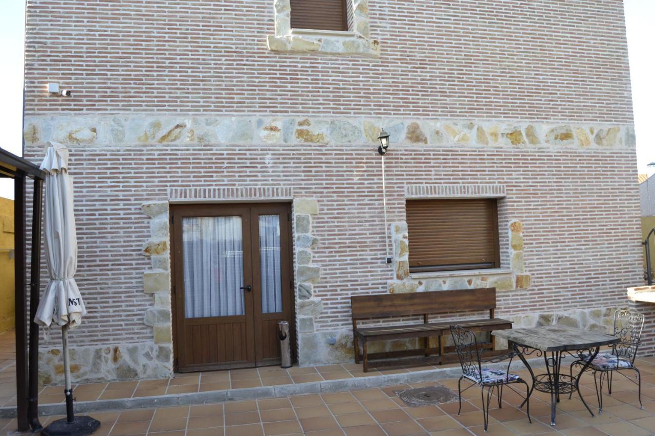 Apartamentos "Casa Rural De Aldea" Aldea del Fresno Exterior foto