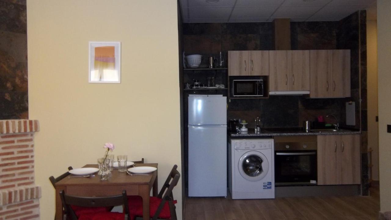 Apartamentos "Casa Rural De Aldea" Aldea del Fresno Exterior foto