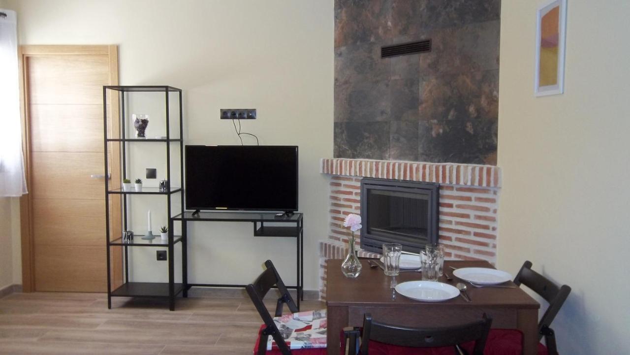 Apartamentos "Casa Rural De Aldea" Aldea del Fresno Exterior foto